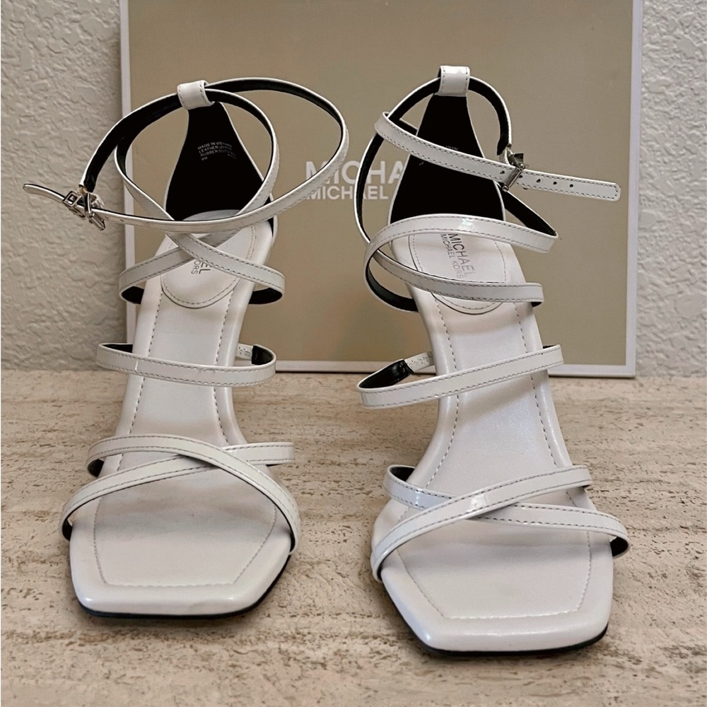 SB17 NIB Michael Kors Women’s Imani Patent Leather Sandal Size 9.  “New in Box“